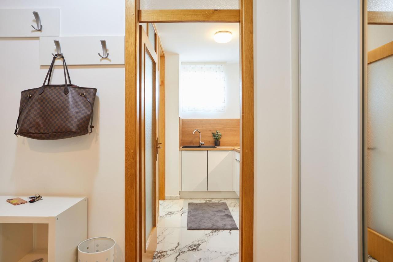 Spacious 2Bdr Apartment Near Business District Zagreb Exterior photo